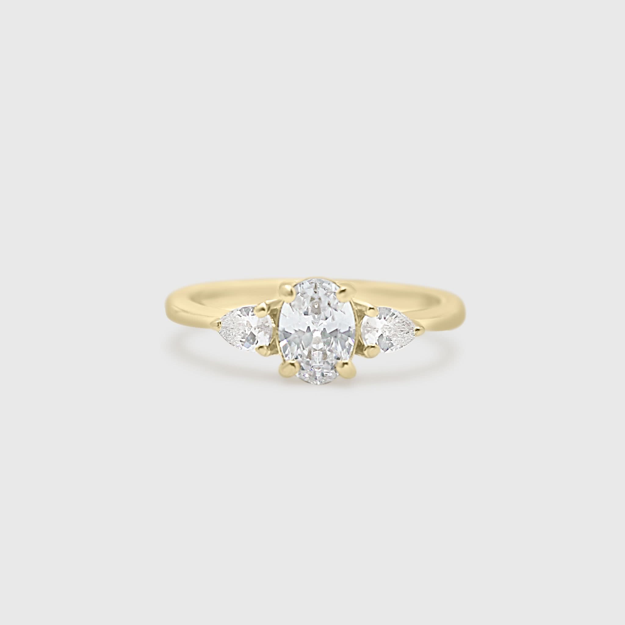 "Amanda" Ring - Diamond Collection