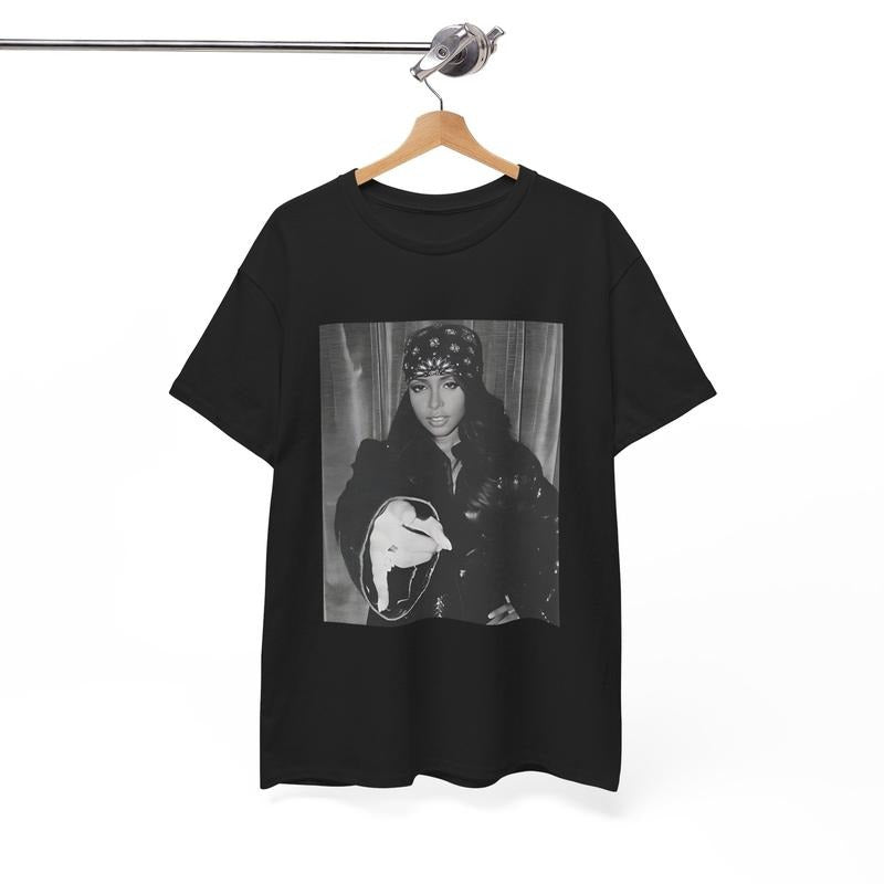Aaliyah T-Shirt | Vintage 90s R&B Tee | Retro Hip Hop Music Shirt | Classic Concert Rap Merch | Streetwear Fashion Outfit for Fans Crewneck Cotton