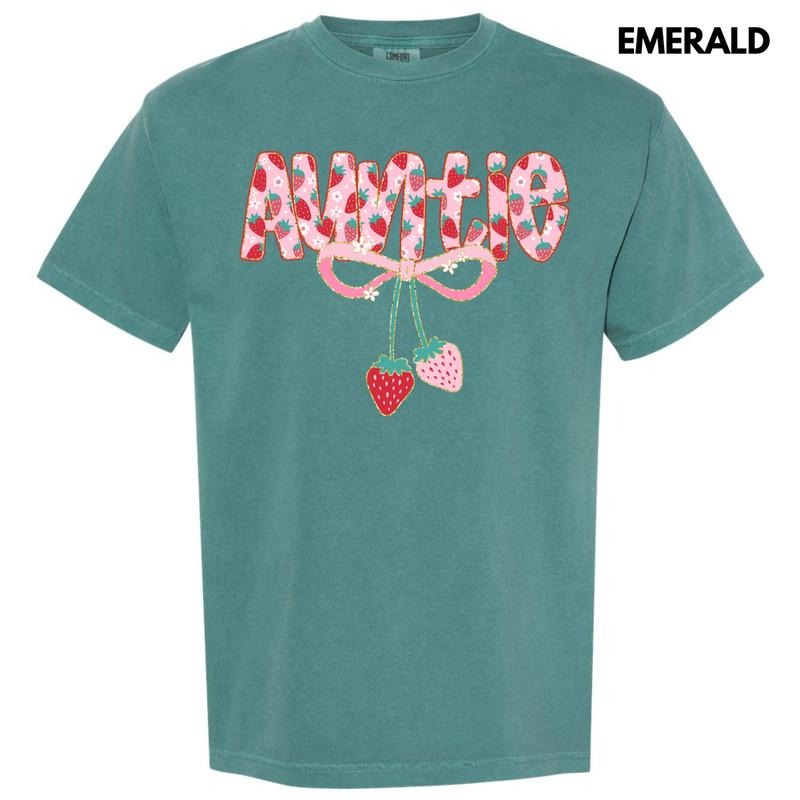 Auntie Strawberry Coquette Comfort Colors T-Shirt 'NLB'