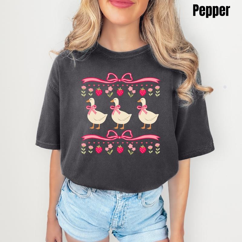 Berry Goose Trio Comfort Colors T-Shirt 'NLB'