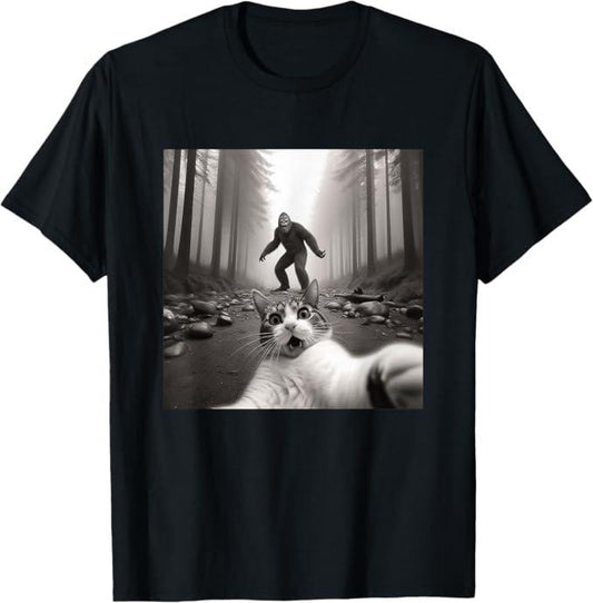 Funny Cat Shirts, Funny Surprised Scared Cat Selfie With Sasquatsch Bigfoot T-Shirt - Menswear Top