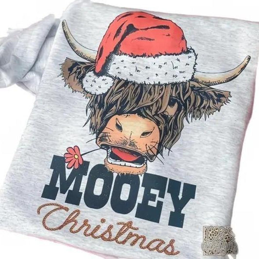 Mooey Christmas Highland Cow Sweatshirt, Vintage Cow Santa Hat Sweaters for Women Cotton Comfort
