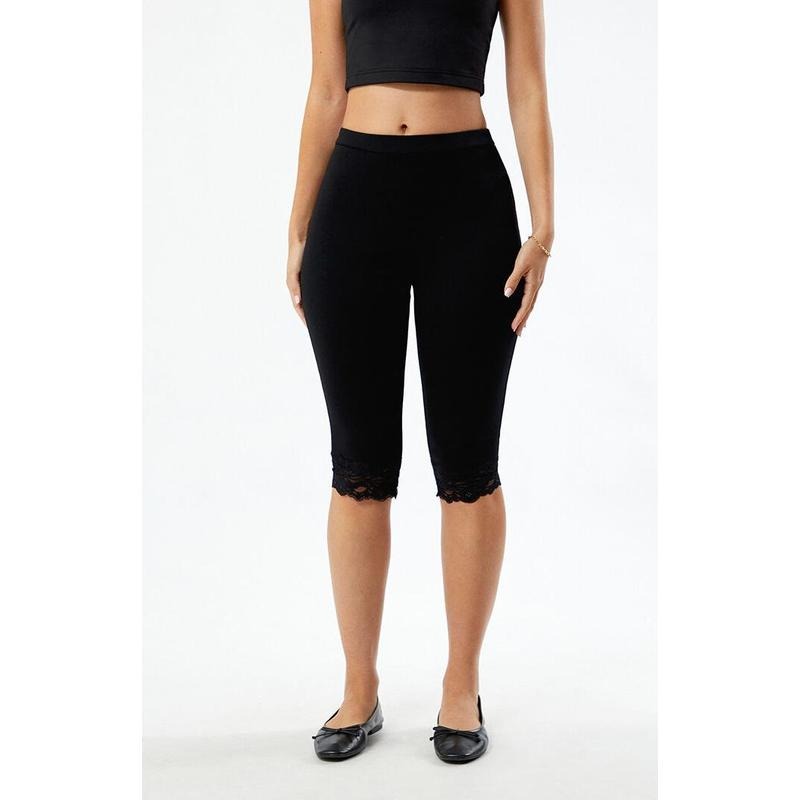 PacSun Women's Lace Trim Capri Shorts