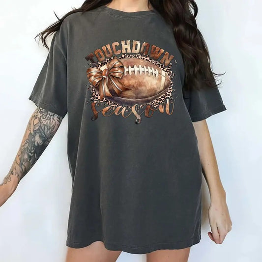 Touchdown Season Leopard Football Shirt Comfort Colors, Vintage Coquette Bow Football Shirt, Girly Football Tee for Girls, Fall Sports Tshirt for Women, Cute Game Day Shirt, Oversized Women's Tops, Casual Womenswear, Comfy Cotton Fabric Fit Chic Style