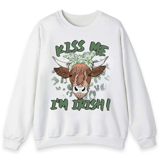 Unisex  Kiss me i'm irish shirt,St Patrick's Day Highland Cow   T-Shirt  , Sweatshirt  and Hoodie