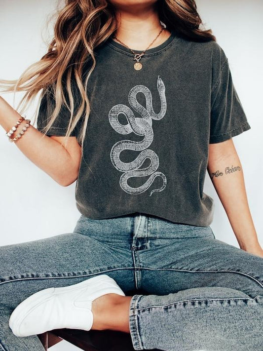 Vintage Snake Shirt, Dark Academia Aesthetic Reptile T-shirt, Snake Lover Retro Tshirt, Goblincore Boho Oversized Tee