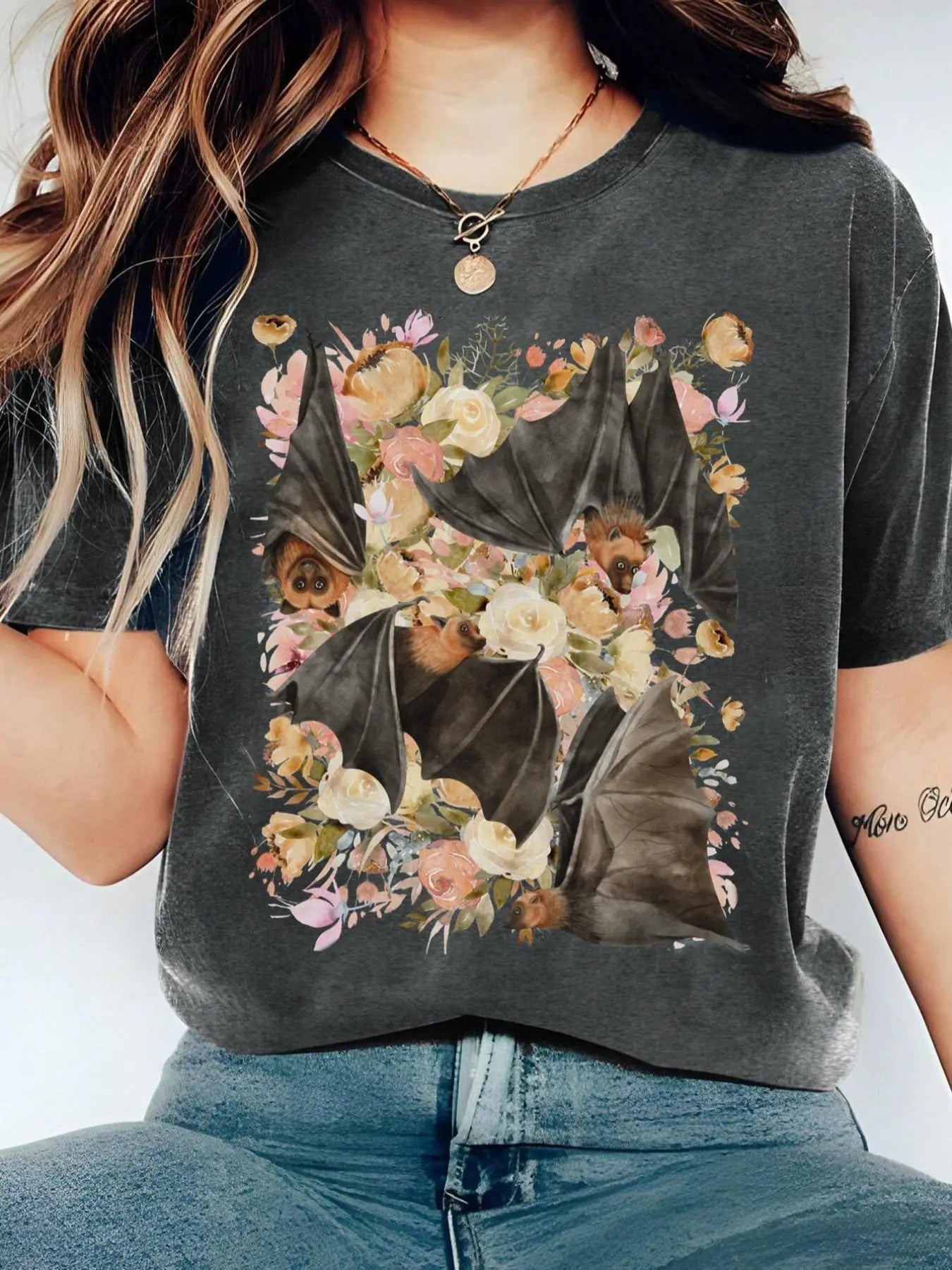 Women's Bat & Floral Print Round Neck Tee, Fashion Casual Crew Neck T-Shirt for Daily Holiday Vacation Outdoor Wear, Ladies Clothes for Summer